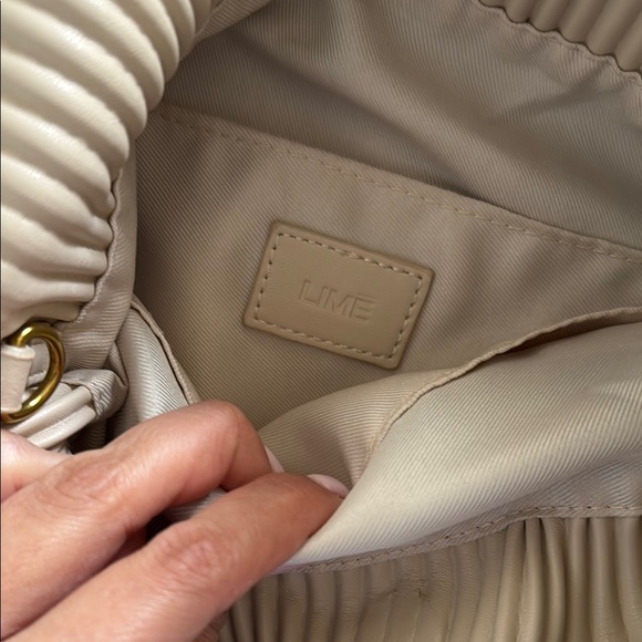 Cream Vegan leather Pleated Knot Bag - Picture 2 of 7